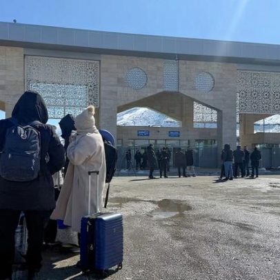 Viajantes dizem que iranianos ficaram retidos na fronteira com a Turquia