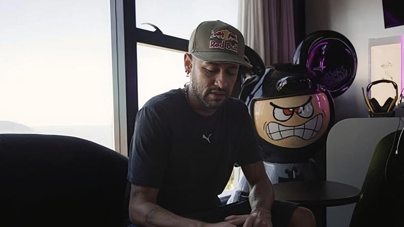 Neymar em vlog publicado em seu canal