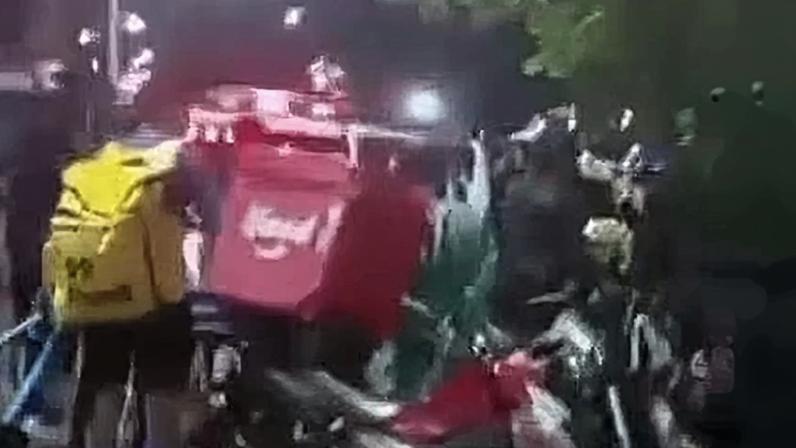 Motorista foi contido por populares e preso pela PM