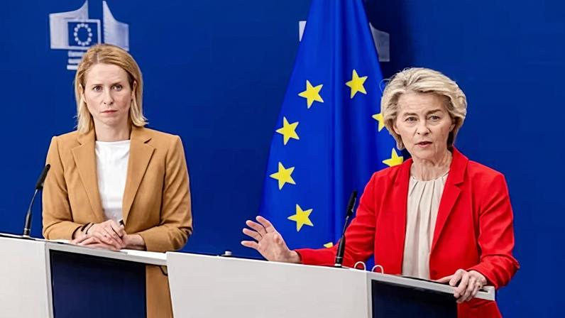 Ursula von der Leyen (izquierda), junto a Kaja Kallas en Bruselas en junio de 2025.