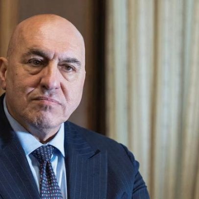 Ministro da Defesa da Itália, retido em Dubai, retorna de aeronave militar