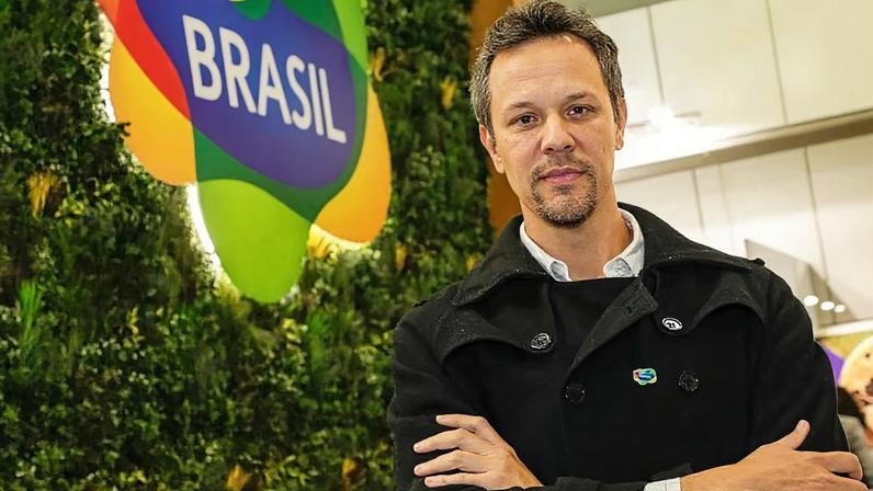 Freixo nomeia Bruno Reis à presidência da Embratur e concorre