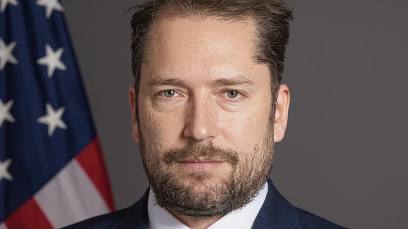 Darren Beattie teve o visto revogado pelo governo brasileiro no último dia 13 de março