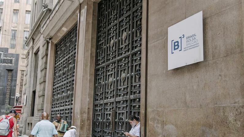 Investidores seguem repercutindo os desdobramentos da guerra entre Estados Unidos e Irã.