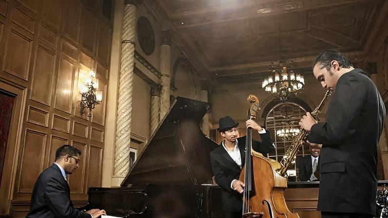 Os hotéis estão atendendo ao interesse pelas artes clássicas com experiências únicas ligadas à música, dança, instituições de belas artes locais e aos próprios artistas