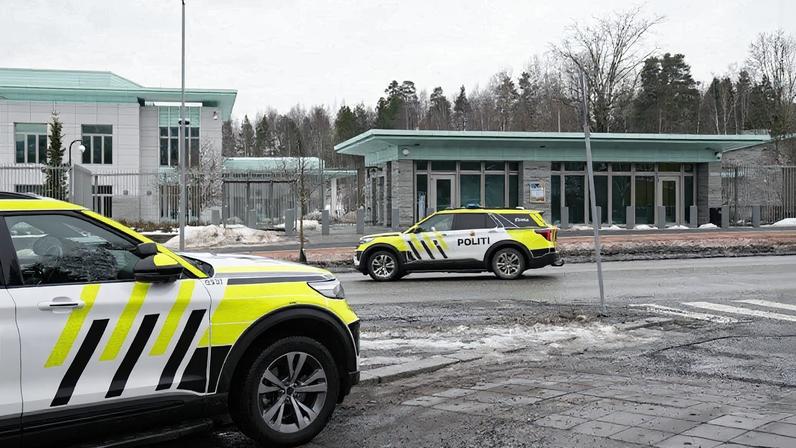 Polícia da Noruega cita possível motivação terrorista em explosão na embaixada dos EUA