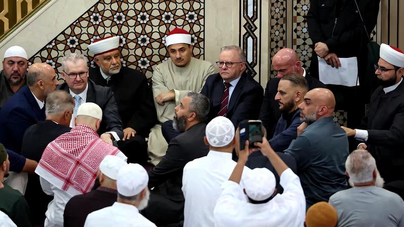 Protestos em mesquita australiana viram alvo de críticas ao PM Albanese por Israel