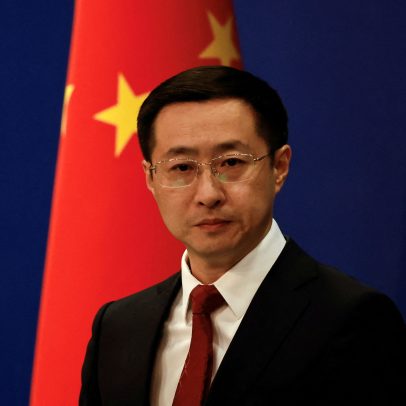China pede aos EUA e Israel que cessem guerra no Irã e alerta círculo vicioso