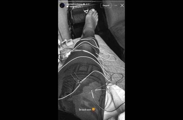 Depay mostra tratamento de lesão na coxa e prevê retorno em breve