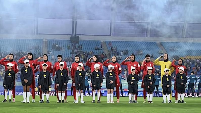 Cinco jogadoras iranianas fogem seleção na Austrália por não cantarem o hino