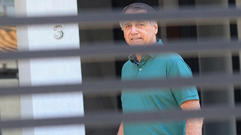 Bolsonaro foi condenado a 27 anos de prisão por tentativa de golpe de Estado