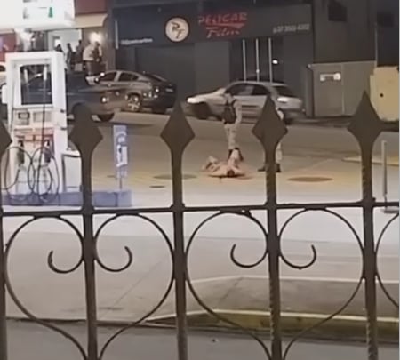 Esposa também afirma que foi impedida de se aproximar do marido após ele cair ferido