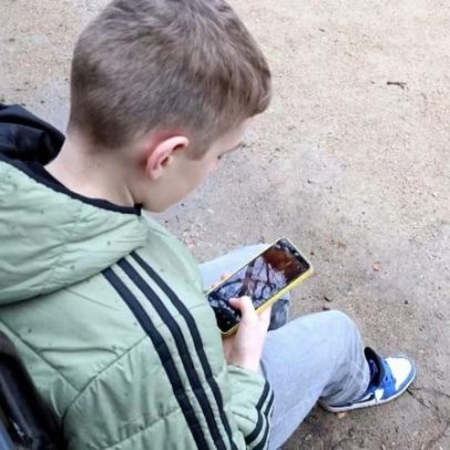 França avança com proibição de redes sociais para menores de 15 anos