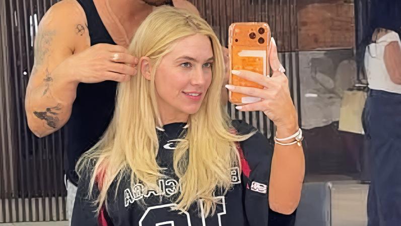 Virginia Fonseca deixou os cabelos mais loiros