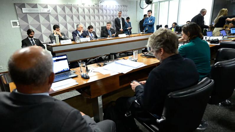 Mendonça manda Congresso prorrogar CPMI do INSS