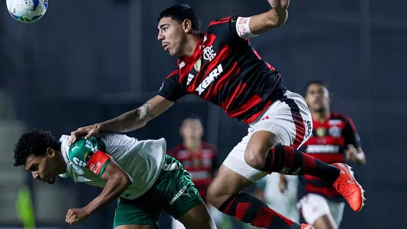 Jogadores do Palmeiras e Flamengo na final da Libertadores sub-20 (Foto: Divulgação/ Conmebol)