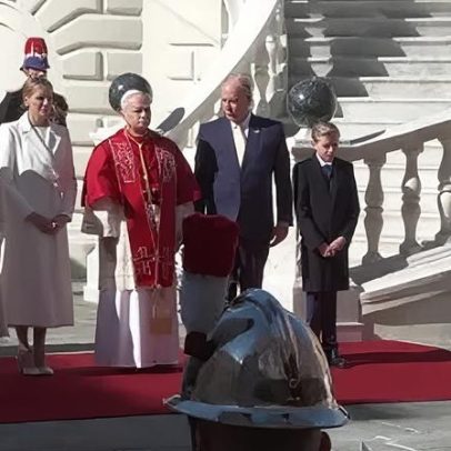 Papa Leão XIV pede apoio aos necessitados durante viagem a Mônaco