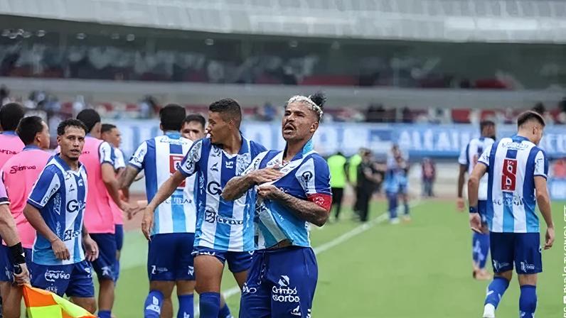 Time do Paysandu celebra gol diante do Remo, neste domingo (1º), em jogo da final do Campeonato Paraense