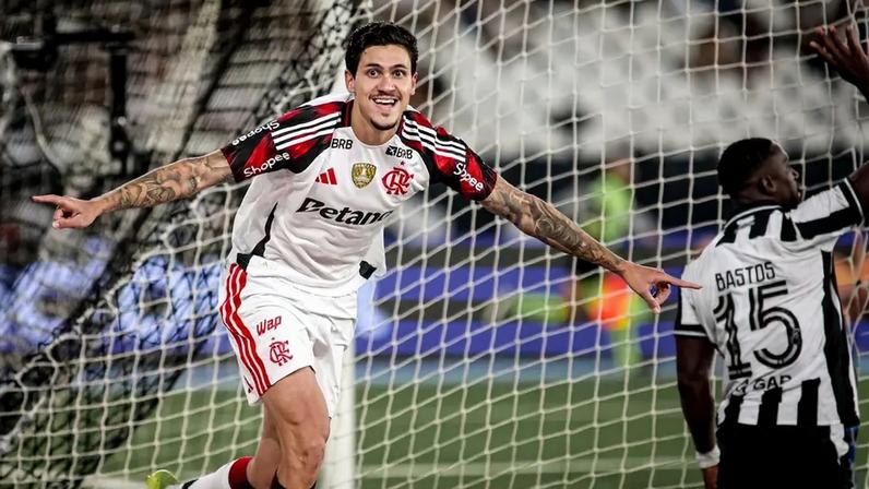 Flamengo vence Botafogo sob o olhar de Ancelotti pelo Brasileirão