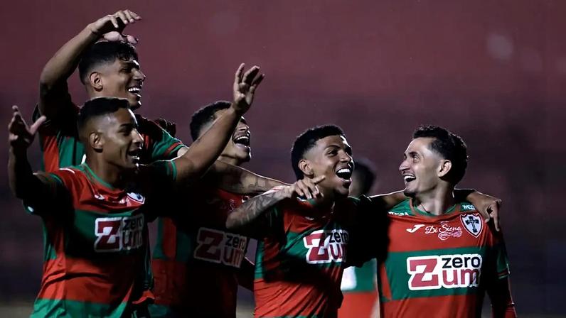 A Portuguesa eliminou o Avaí pela terceira fase da Copa do Brasil (Foto: Marcello Zambrana/AGIF)