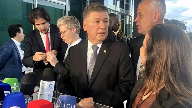 Presidente da CPMI do INSS, senador Carlos Viana, após julgamento sobre a prorrogação dos trabalhos no STF. (Foto: Ana Carolina Curvello/ Gazeta do Povo)