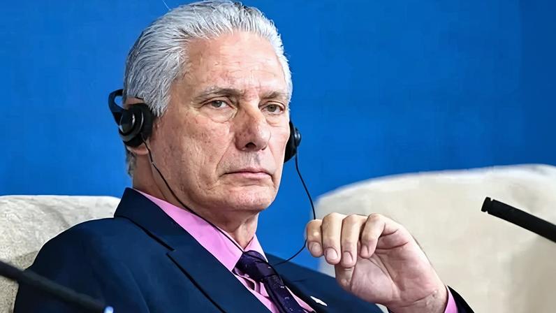 Presidente de Cuba, Miguel Díaz-Canel, durante fórum econômico em Minsk, em Belarus26/06/2025 Sputnik/Sergey Bobylev/Pool via REUTERS