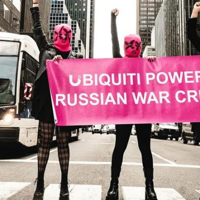 Pussy Riot protesta contra empresa de tecnologia por financiar crimes de guerra