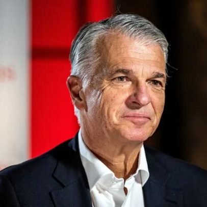 UBS aumenta bônus em 10%, salário-base do CEO permanece inalterado