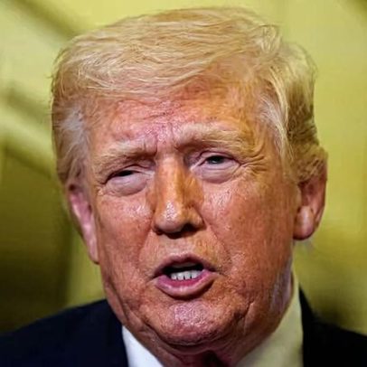 Trump autoriza navio russo chegar a Cuba e rompe embargo de combustível