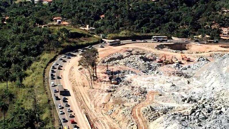 A BR-381 é uma das principais ligações rodoviárias do Sudeste, cortando Minas Gerais e conectando o estado a São Paulo e ao Espírito Santo.