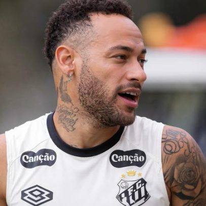 Neymar responde a recados da torcida adversária do Santos, animado com desafios