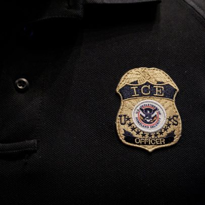 Repórter de Nashville é liberada após prisão pela ICE, afirma defesa