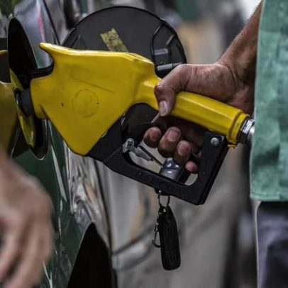 Governo reduz imposto sobre combustíveis para conter alta de preços