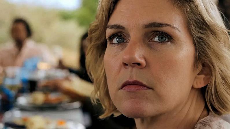 Vince Gilligan comenta sobre o andamento da segunda temporada de Pluribus