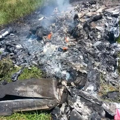 Avião de pequeno porte cai em Rio Claro, RJ, e deixa dois mortos