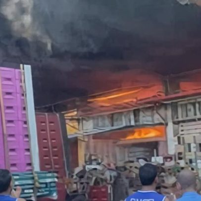 Incêndio atinge galpão da Ceasa na zona Norte do Rio