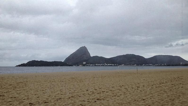 Passagem de frente fria deixou o Rio de Janeiro com muitas nuvens, chuva e ventos frios, que derrubaram a temperatura na segunda semana de março de 2026. (foto: Rio de Janeiro, Getty Images)
