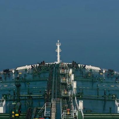 Índia negocia passagem de navios pelo Estreito de Ormuz com o Irã, dizem fontes