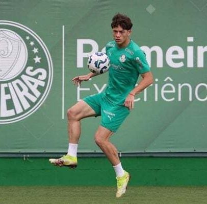 Giay é convocado por Scaloni para amistosos da Argentina