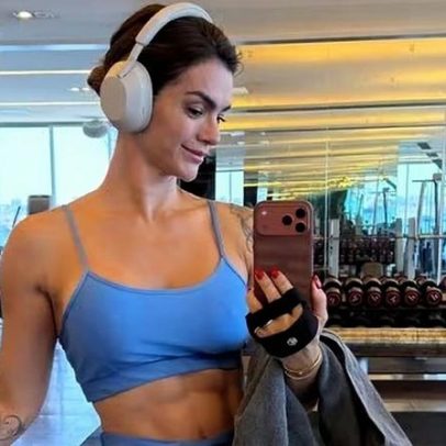 Kelly Key, aos 43, exibe abdômen definido e repercute entre fãs