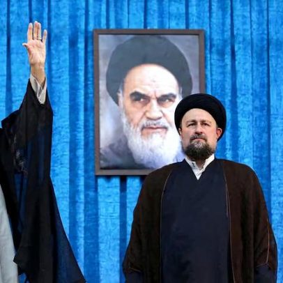 Morte de Khamenei coloca neto de Khomeini em evidência