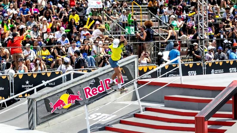 Rayssa Leal durante a final do Mundial de Skate em São Paulo