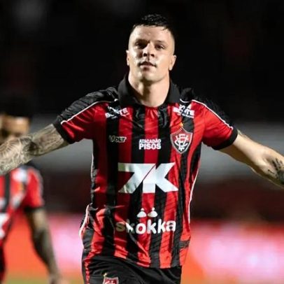 Vitória vence Atlético-MG e volta a vencer no Brasileirão