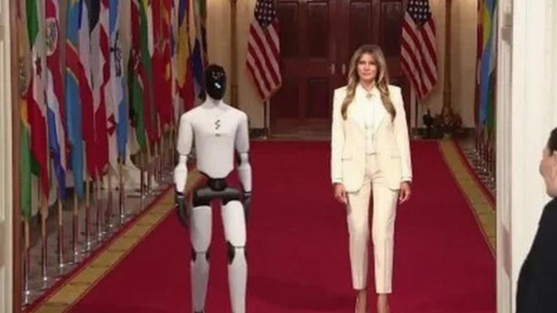 Robô acompanha Melania Trump em abertura de Cúpula na Casa Branca