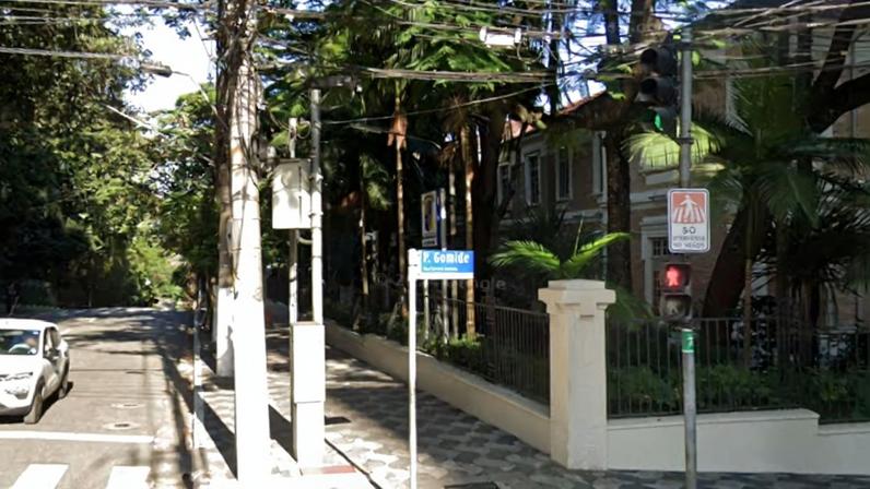 Rua Peixoto Gomide, nos bairro dos Jardins no centro de SP | Google Street View