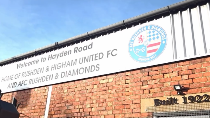 Entrada do Hayden Road, casa do Rushden & Diamonds