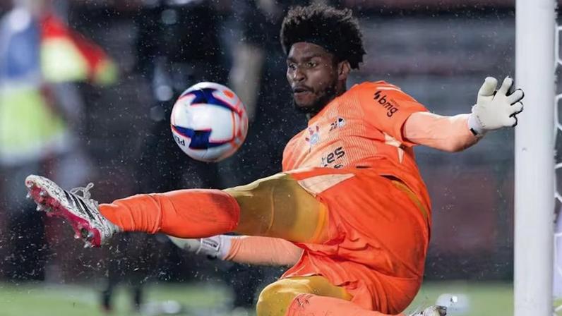 Hugo Souza foi chamado para vaga de Alisson na seleção brasileira