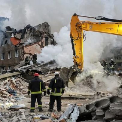 Ataque russo mata sete, incluindo duas crianças, em Kharkiv, diz governador