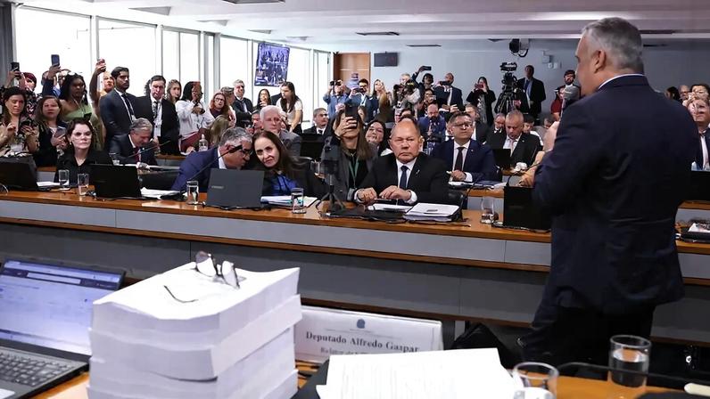 Reunião da CPMI do INSS para leitura do relatório final pelo relator, Alfredo Gaspar