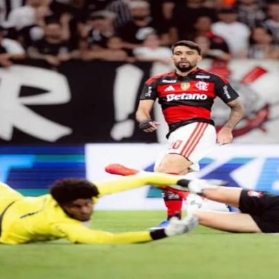 Corinthians fica 49 minutos com a mais e empata com o Flamengo em Itaquera